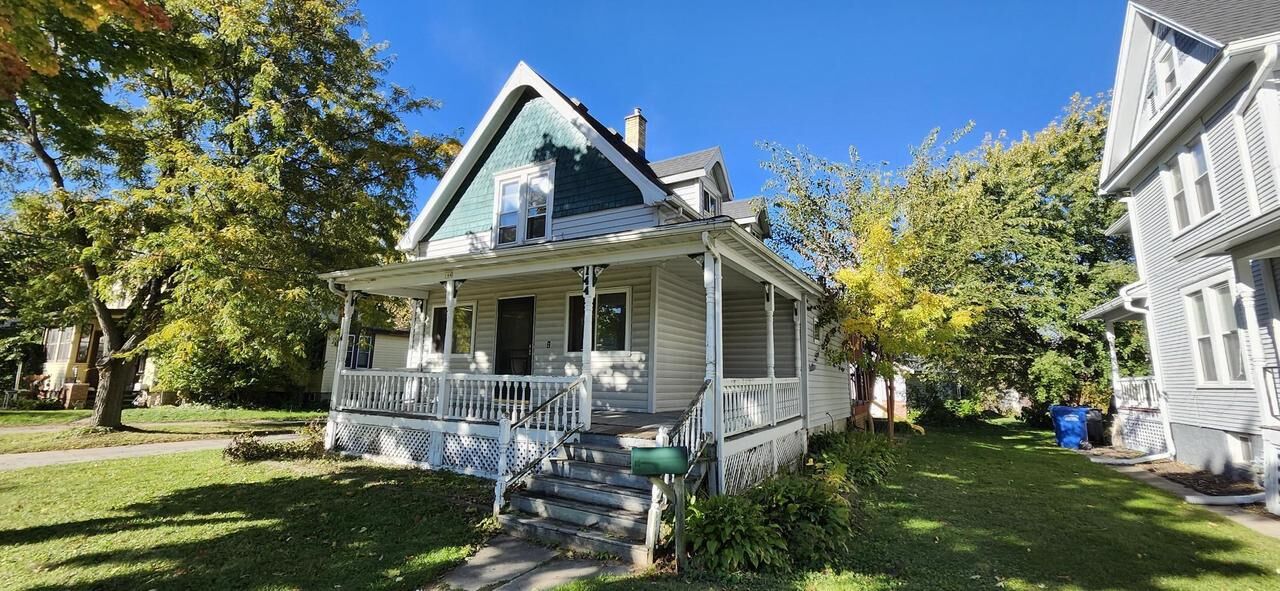 Property Photo:  144 Waterloo Street  WI 53925 