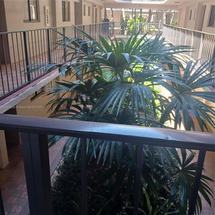 Property Photo:  8650 SW 133rd Ave Rd 208  FL 33183