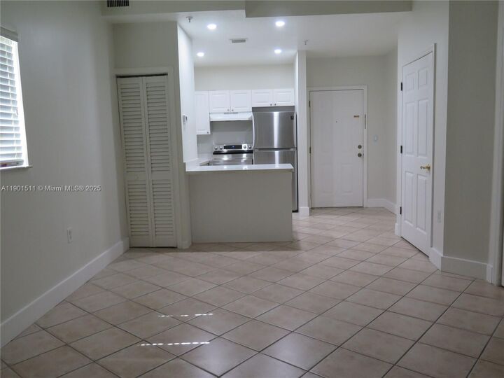 Property Photo:  1918 Brickell Ave 101  FL 33129 