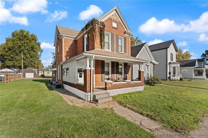 Property Photo:  1913 Center Street  IN 47150
