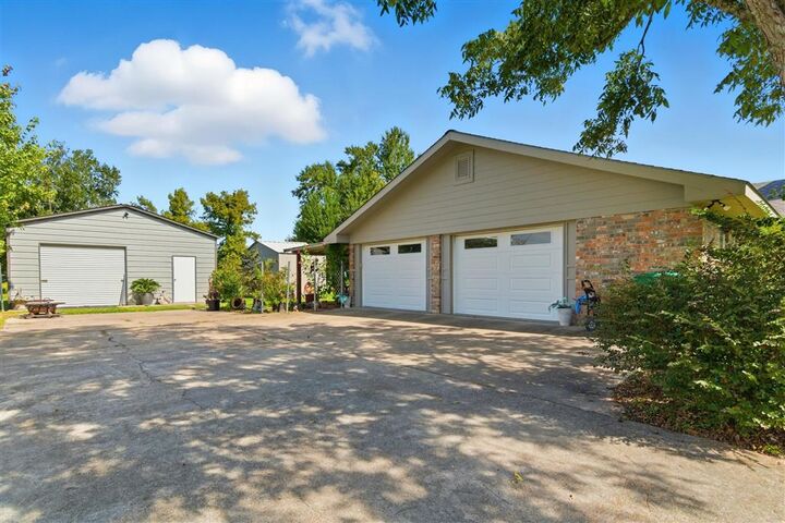 Property Photo: 3022 E Tank Farm Road E LA 70607