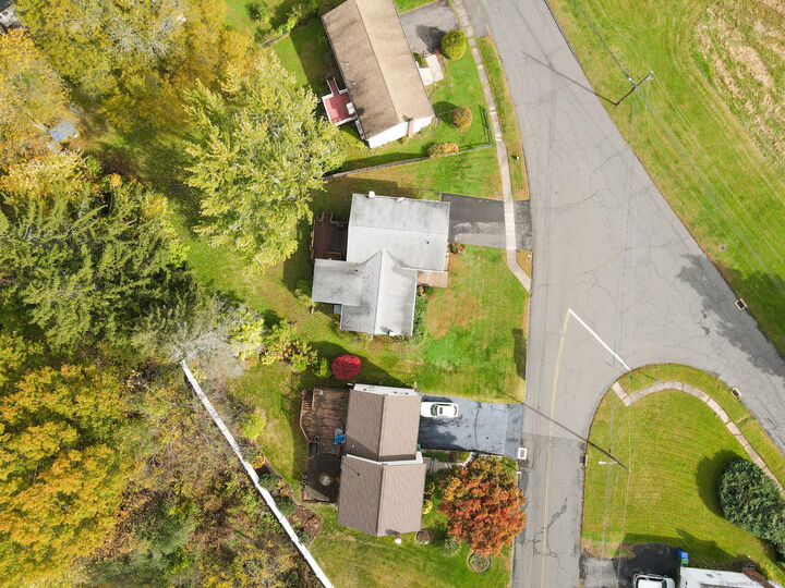 Property Photo:  2 Lee Circle  CT 06002