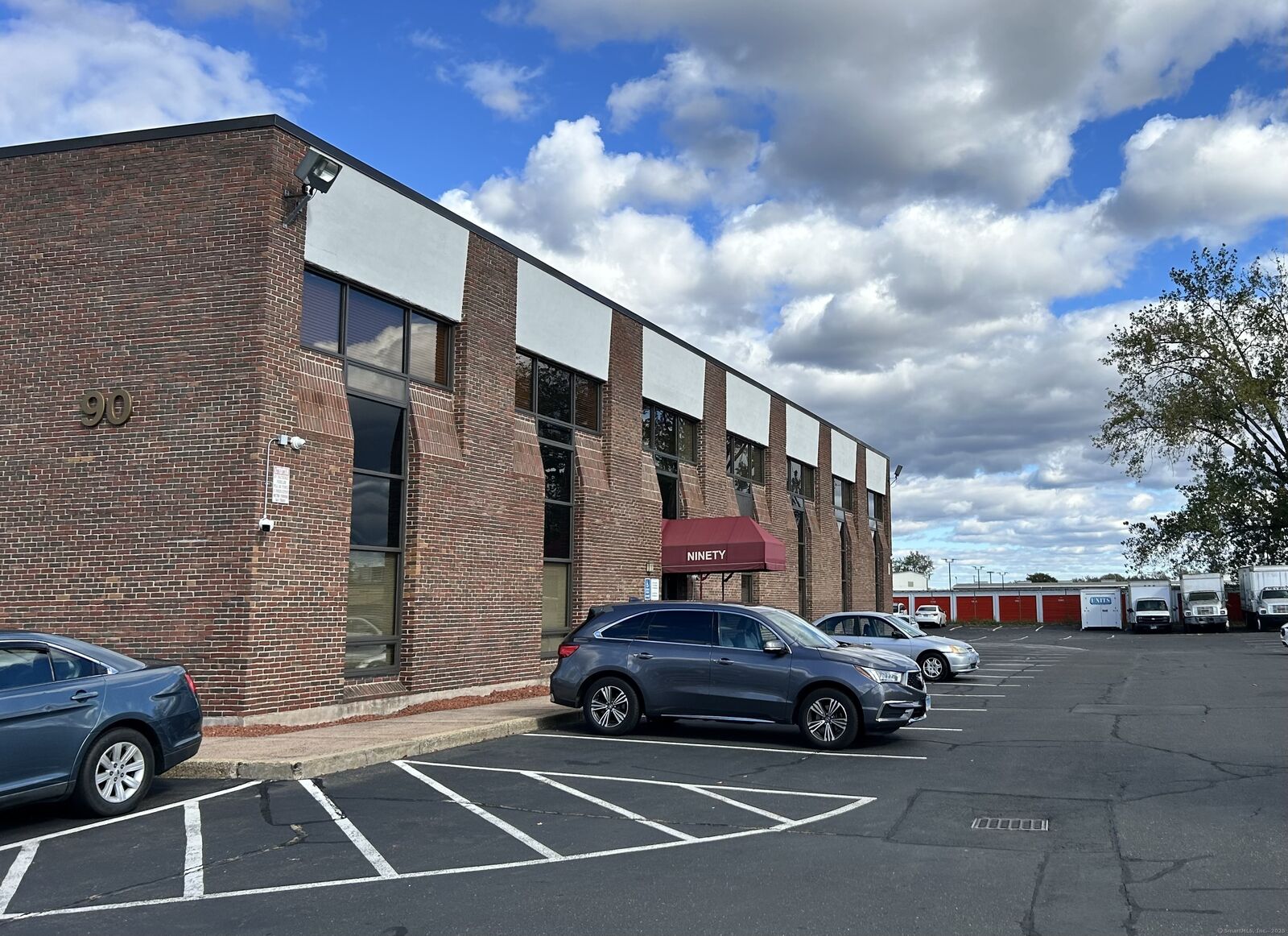 Property Photo:  90 Brainard Road 101  CT 06114