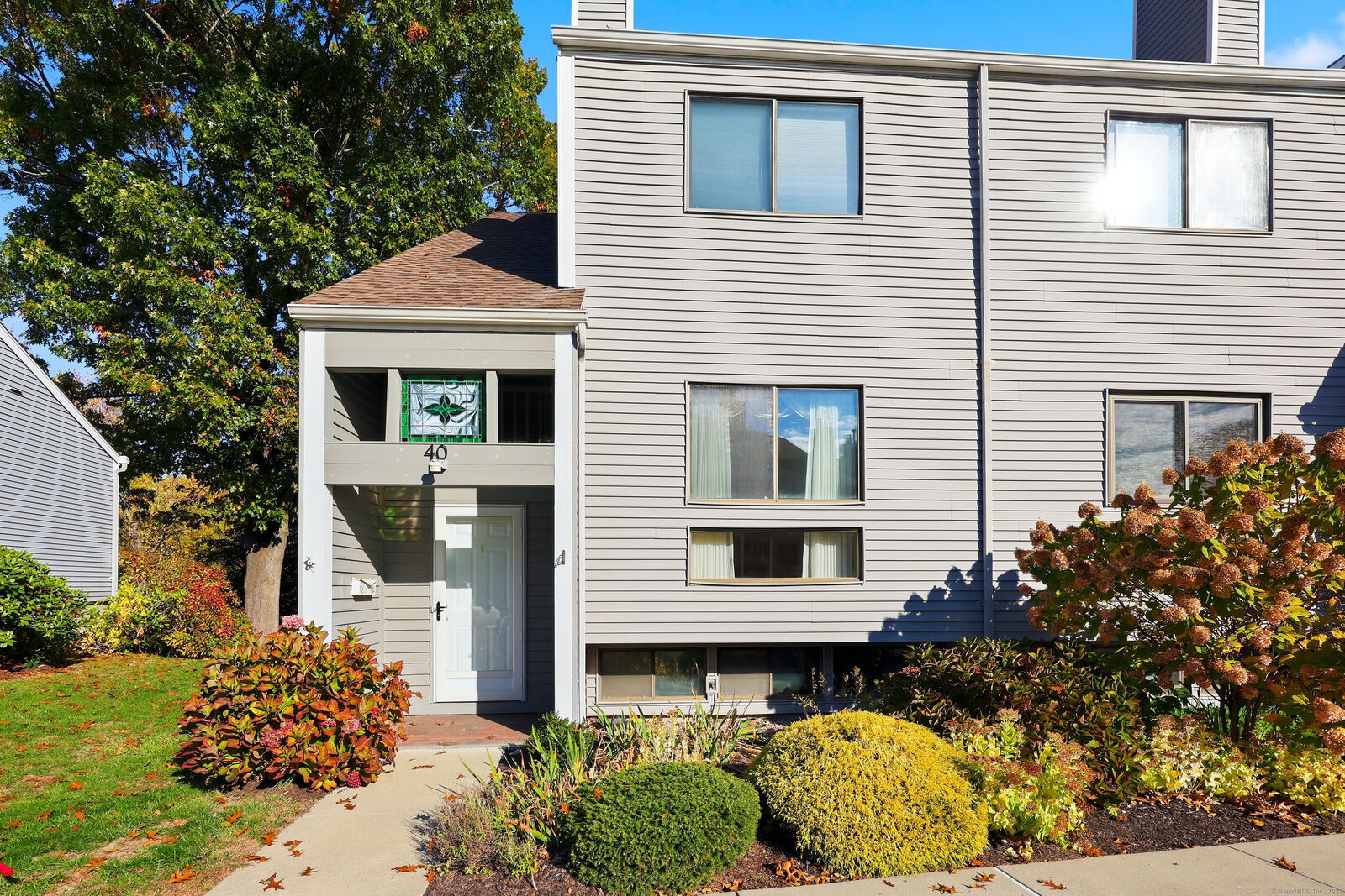 Property Photo:  40 Crossroads Lane 40  CT 06033