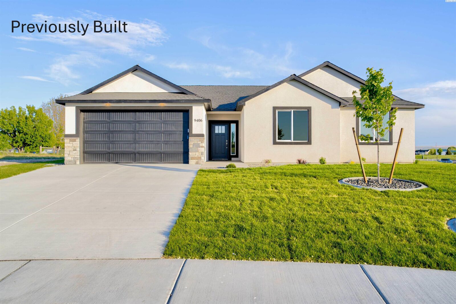 Property Photo:  1109 N Grant Place  WA 99336