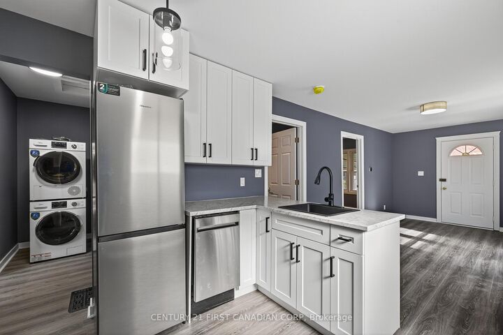 Property Photo:  117 Sterling Street  ON N5Y 1Y9 