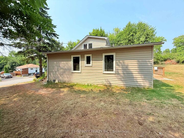 Photo de la propriété: 5421 Young Street ON K0K 2H0