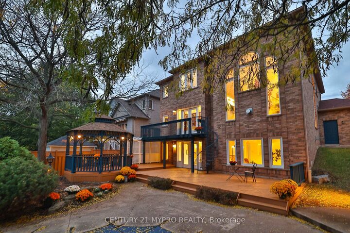 Photo de la propriété:  2201 Galloway Drive  ON L6H 5M1 
