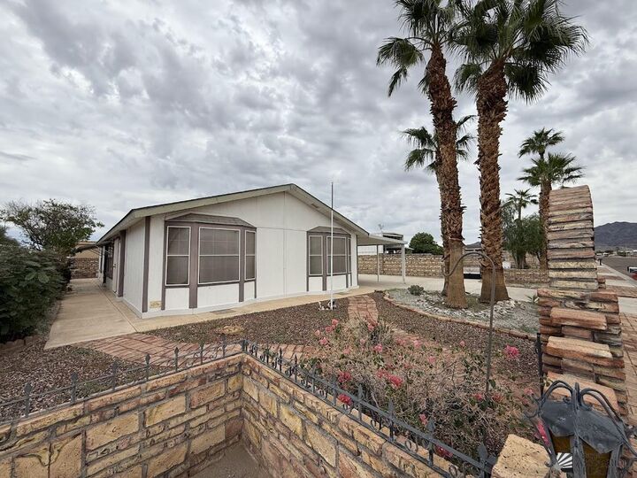 Property Photo: 13718 E 50 St AZ 85367