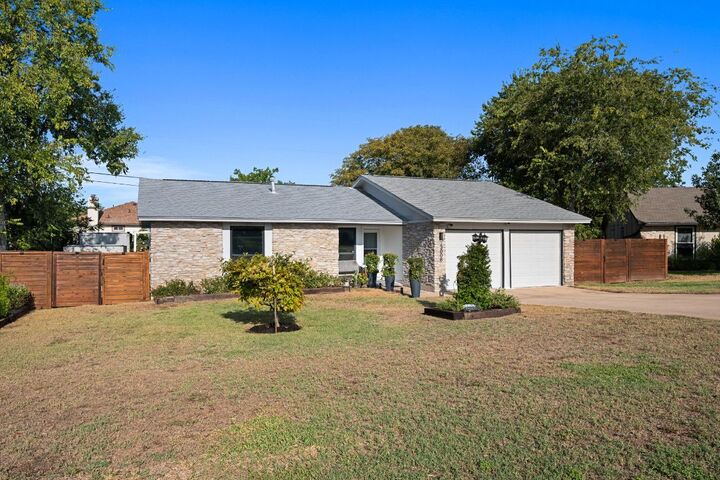 13008 Irongate Circle  Austin TX 78727 photo