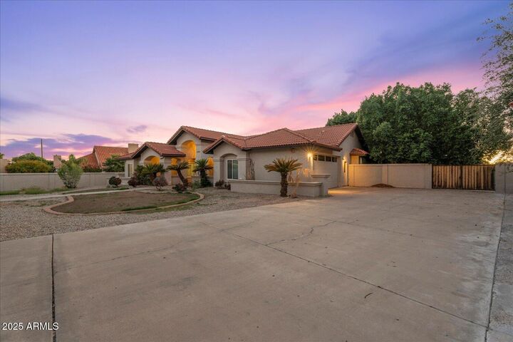 Property Photo:  1244 N Norfolk Circle  AZ 85205 