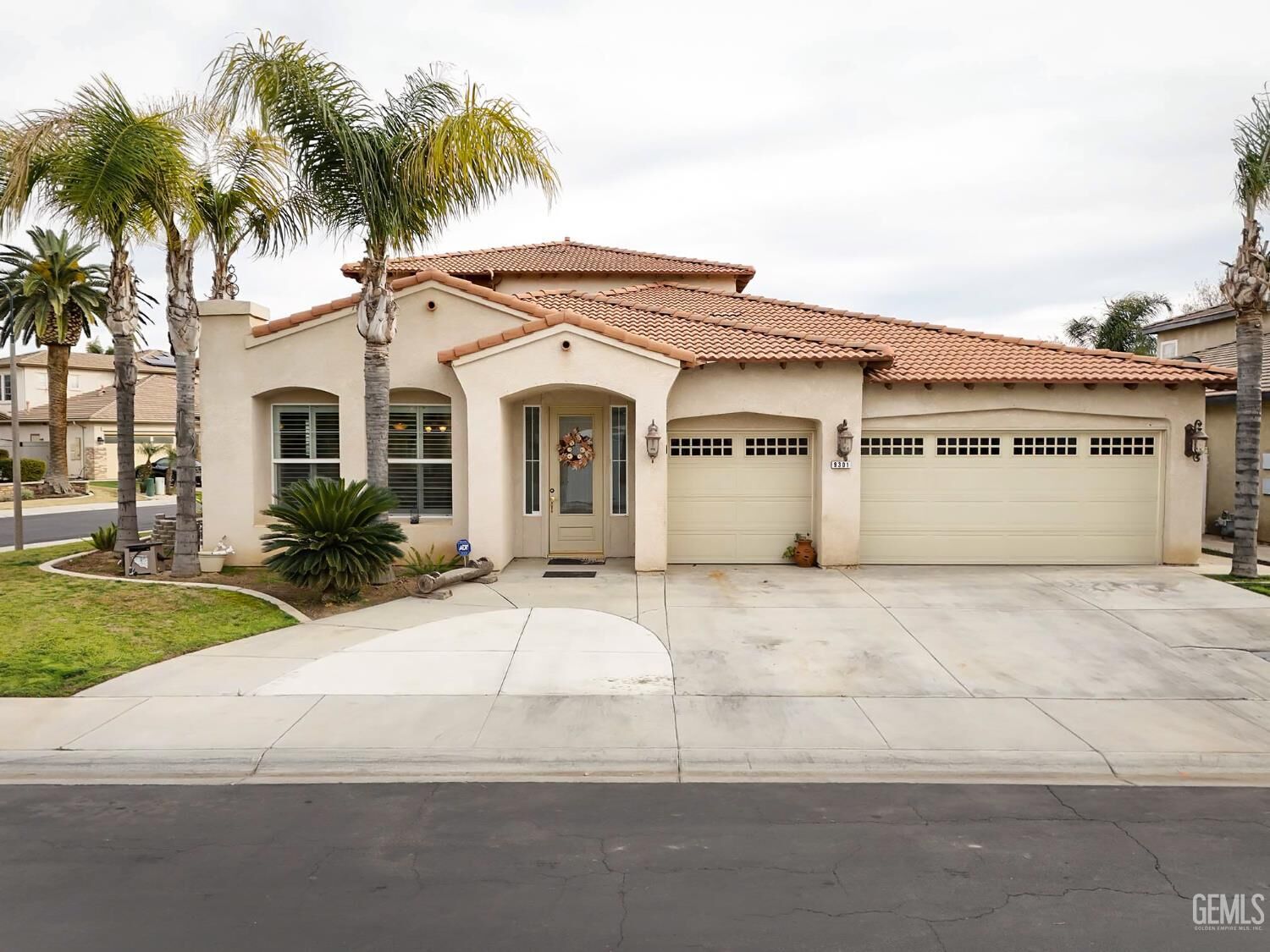 Property Photo: 9301 Via Parma CA 93312