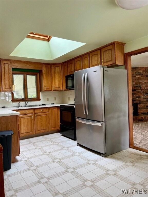 Property Photo:  1296 Greenbrier Lane  NY 14120