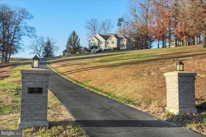 Property Photo: 100 Cottage Drive VA 22835