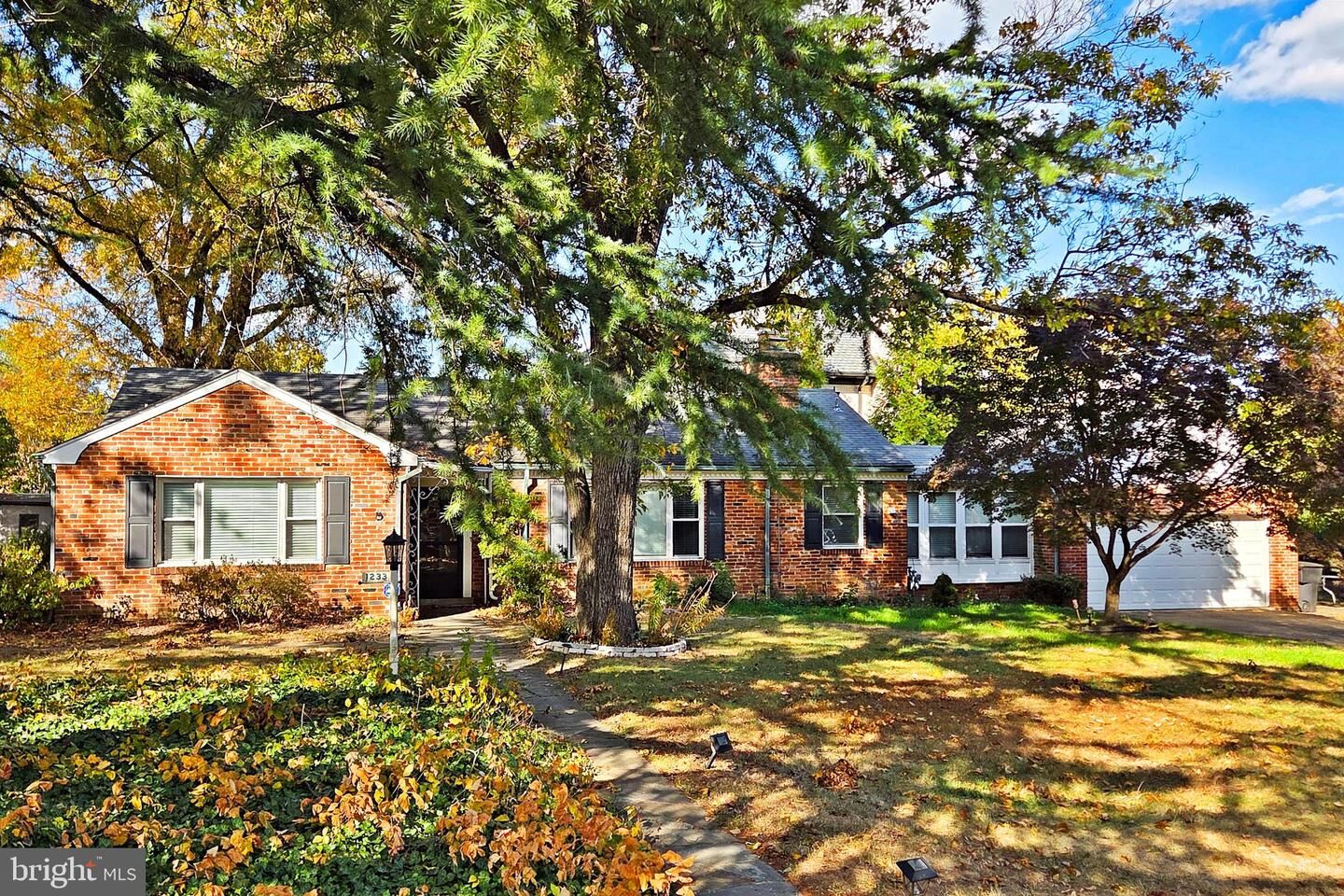 Property Photo:  1233 23rd Street S  VA 22202 