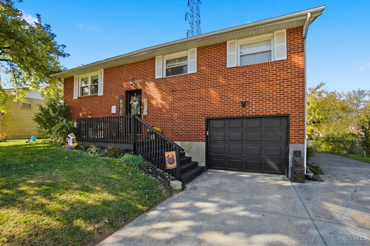 Property Photo:  807 Dunaway Street  OH 45342 