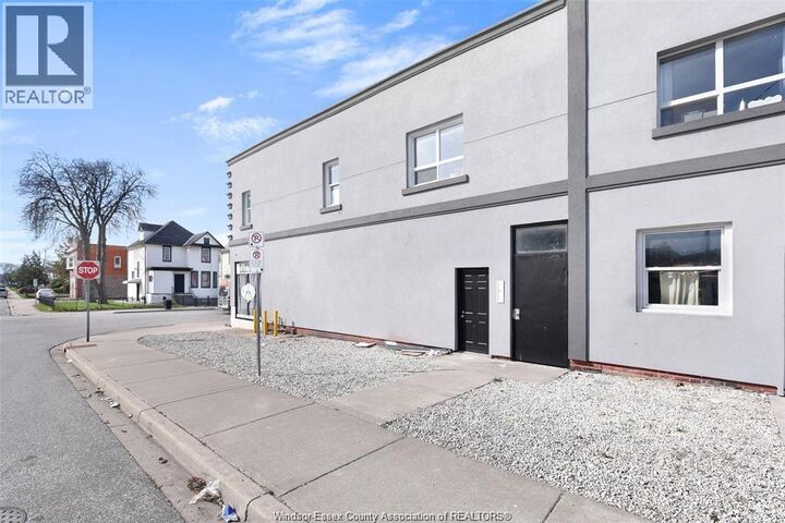 Property Photo:  581 Pierre Avenue 4  ON N9A 2K1 