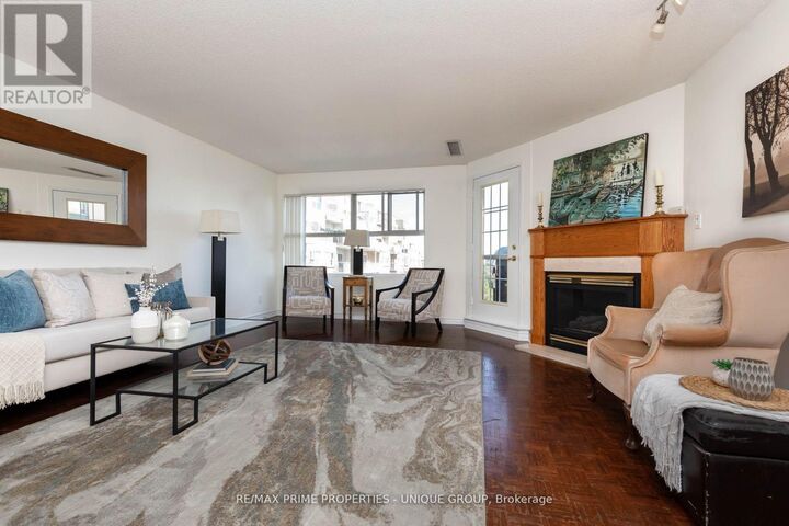 Property Photo: 18 Concorde Place 808 ON M3C 3T9