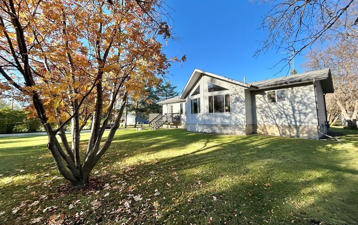 1014 Strathcona Road  East Selkirk MB R0E 0M0 photo