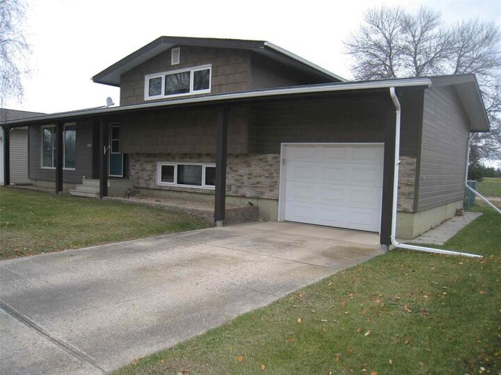 Property Photo:  109 Champlain Bay  MB R0L 1Z0