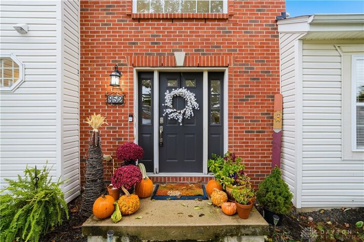 Property Photo:  852 Willowbrook Drive  OH 45050