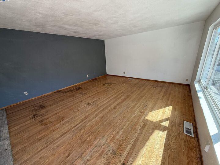 Property Photo:  5084 Seaview Ave  CA 94546