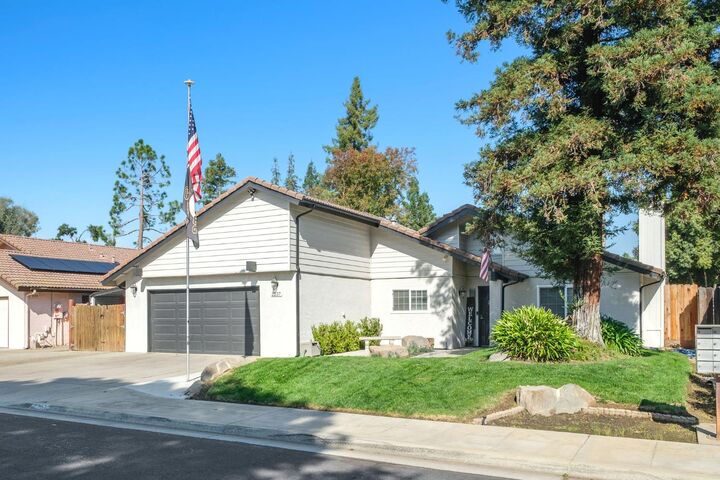 Property Photo:  2237 Los Altos Avenue  CA 93611 