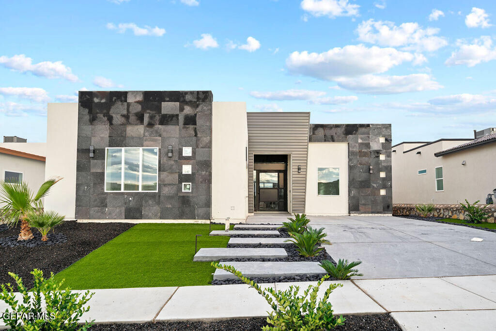 Property Photo:  1352 Costanzo Place  TX 79928