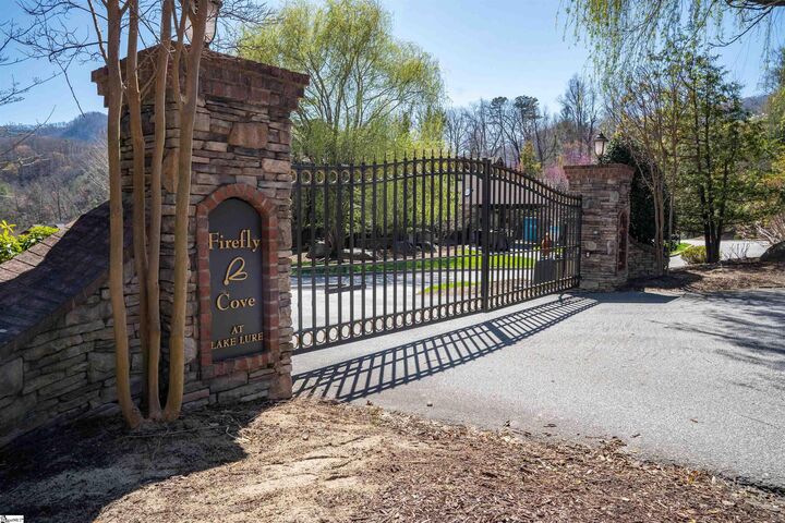 Property Photo:  126 Kellerman Point  SC 28746