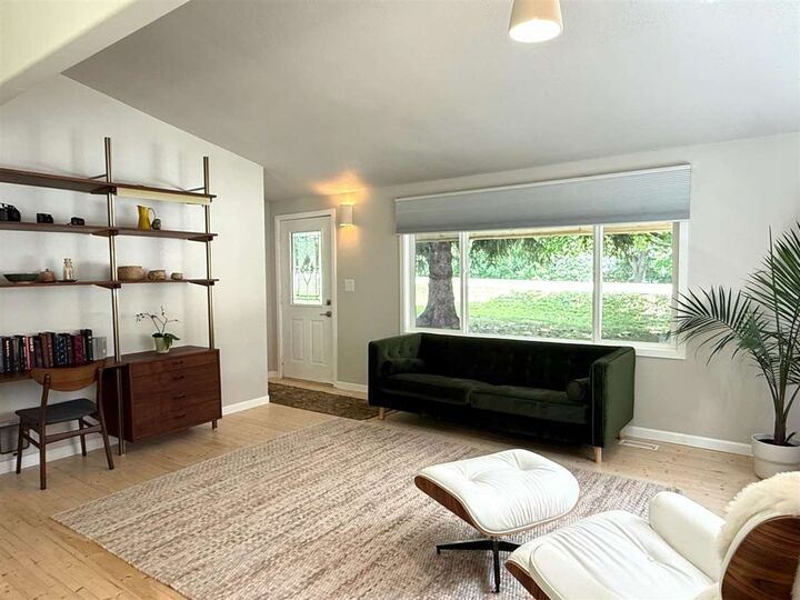 Property Photo:  2765 Anchorage Rd NE  IA 52333 