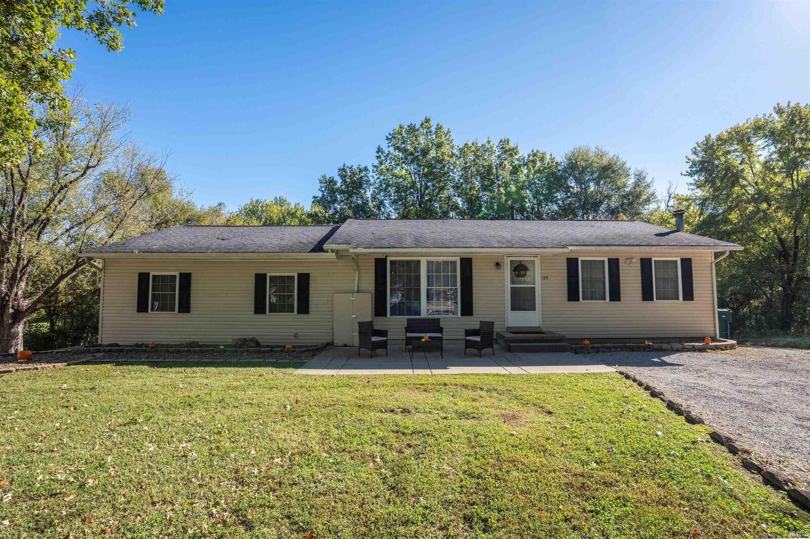 Property Photo:  125 Cortez Court  IN 47610