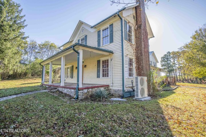 Property Photo:  748 Martin Mill Pike  TN 37853