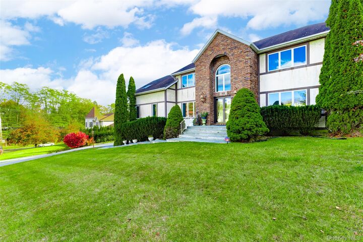 13 Mesa Place  Nanuet NY 10954 photo