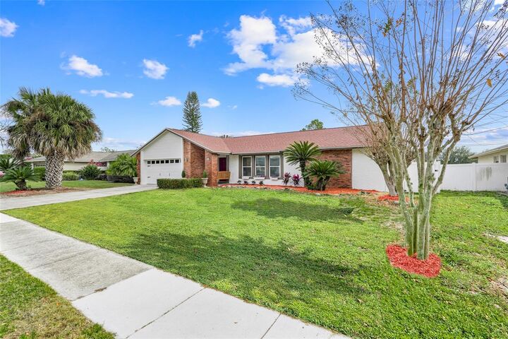 Property Photo:  8743 Alegre Circle  FL 32836 