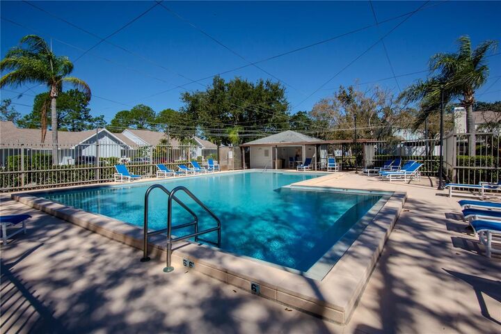 Property Photo:  16112 Rambling Vine Drive W  FL 33624