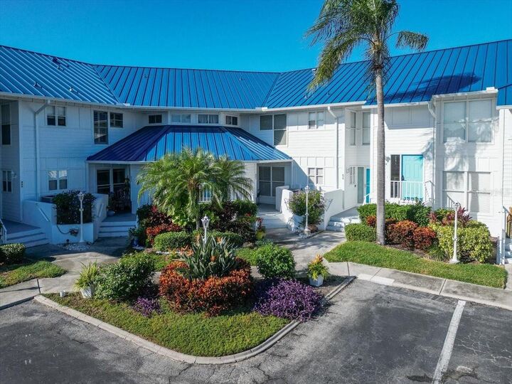 Property Photo: 841 Audubon Drive 841 FL 34209