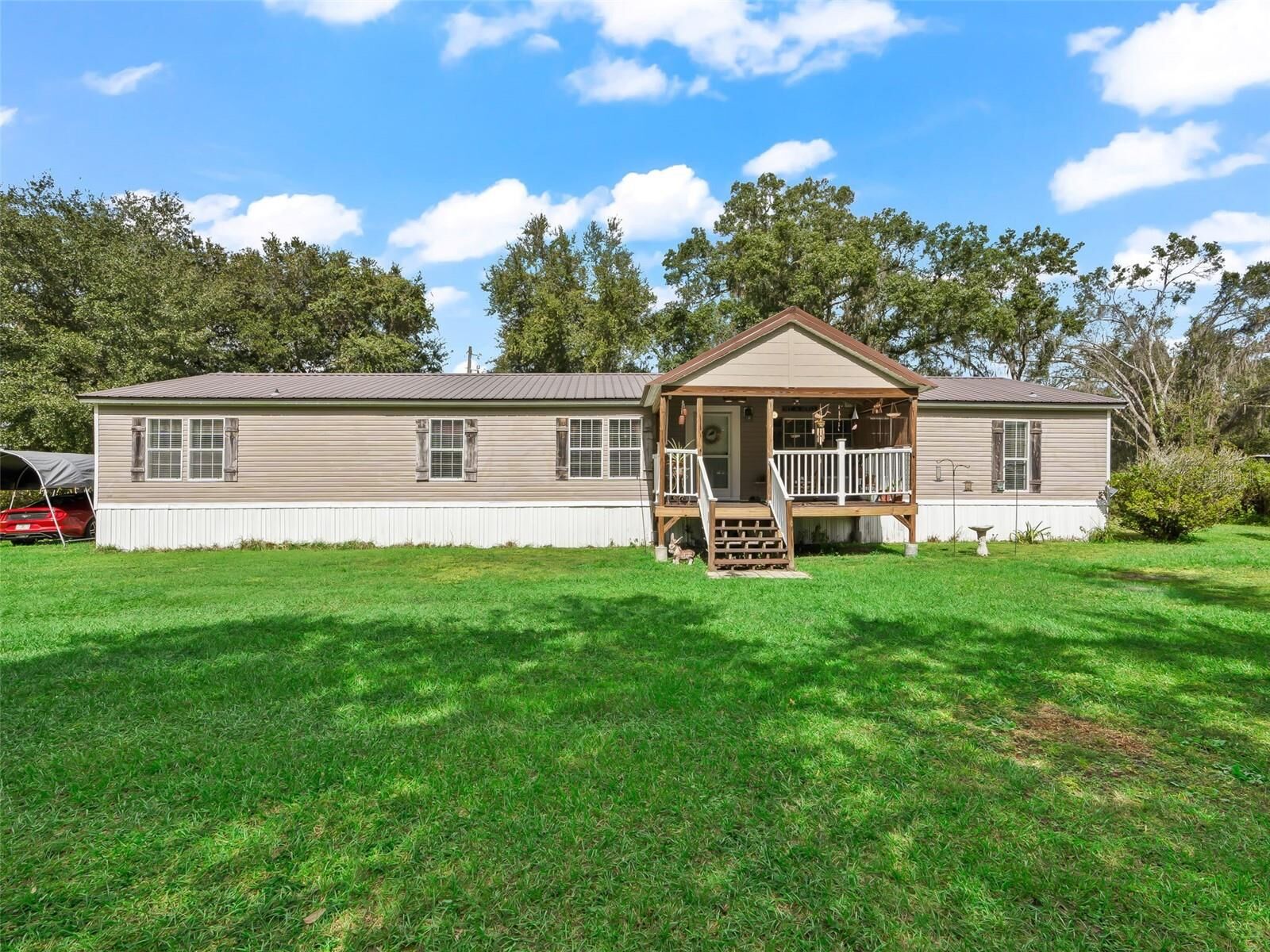 Property Photo:  1814 Cr 739  FL 33597