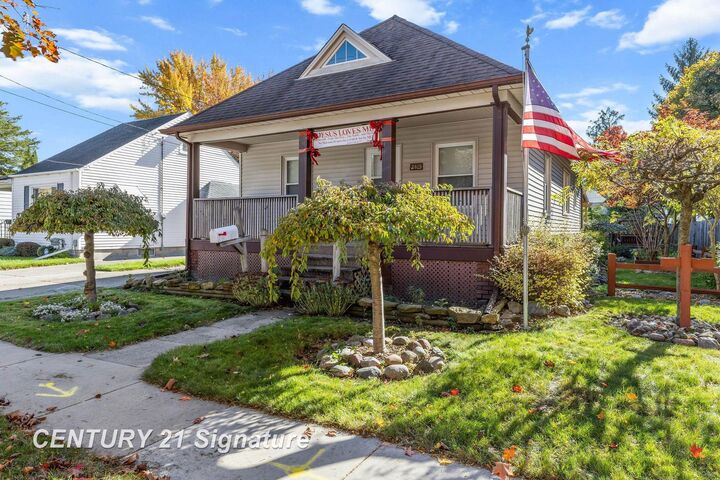 Property Photo:  2403 Stobbe Street  MI 48602
