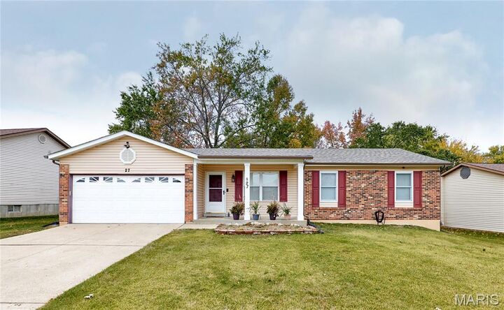 27 Sunny Hill Boulevard  St Peters MO 63376 photo