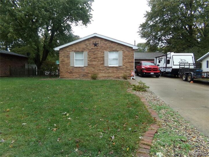 Property Photo:  180 Keeven Drive  IL 62249 