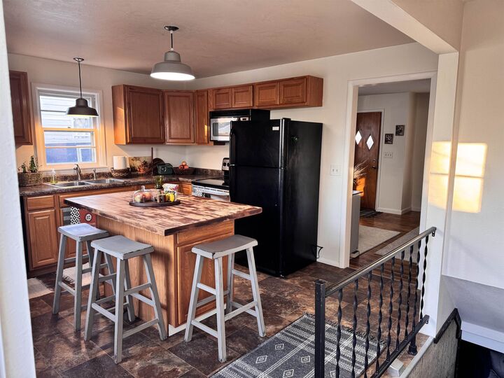 Property Photo:  1501 SE 1st Street  ND 58701 