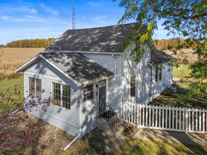 527 N Snow Prairie Road  Coldwater MI 49036 photo