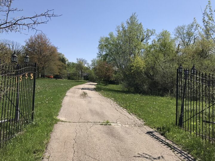 Property Photo:  1555 Half Day Road  IL 60015 