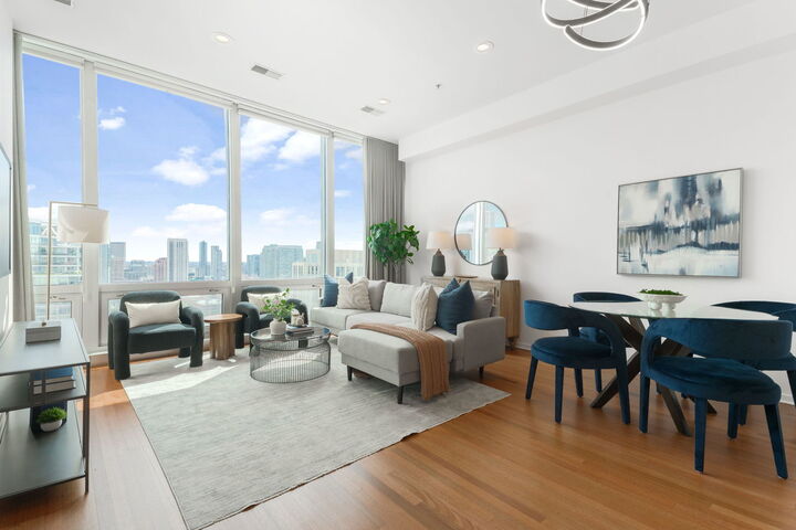 Property Photo:  500 W Superior Street 1907  IL 60654