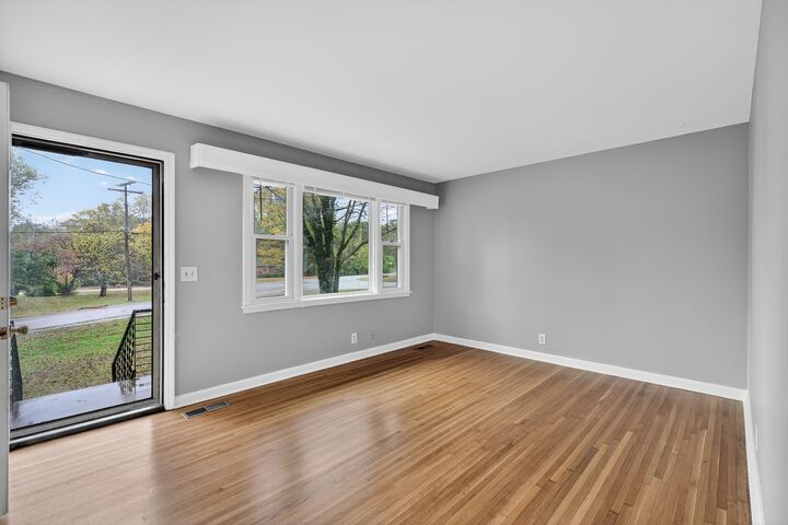 Property Photo:  2613 Ennis Rd  TN 37210 