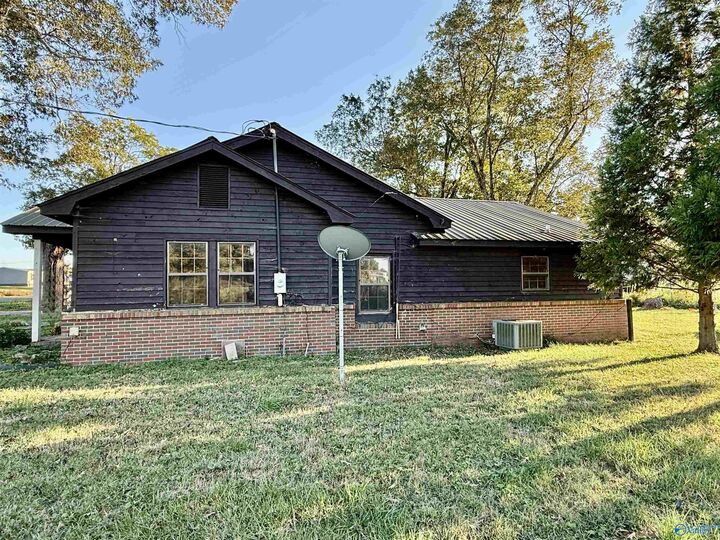 Property Photo:  768 County Road 25  AL 35962