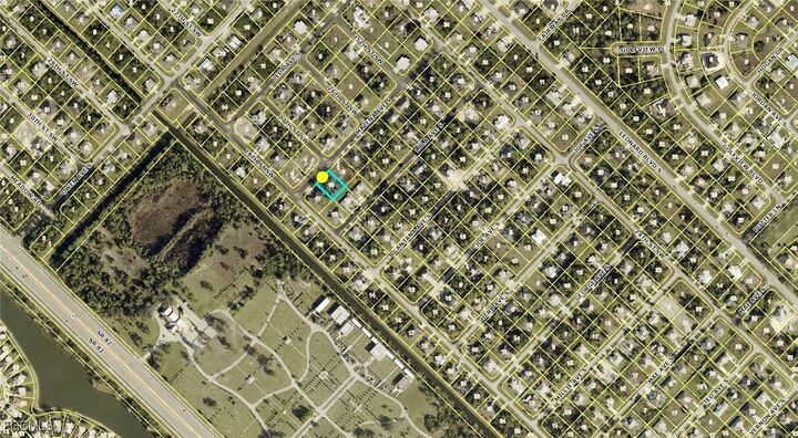 Property Photo: 2703 Matena Avenue S FL 33973