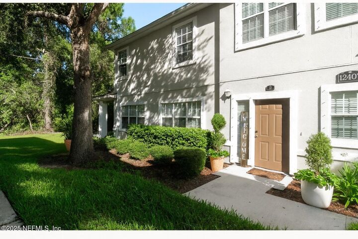 Property Photo: 12407 N Forest Lake Circle 2 FL 32225