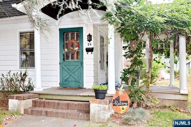 Property Photo: 24 Brookside Place NJ 07642