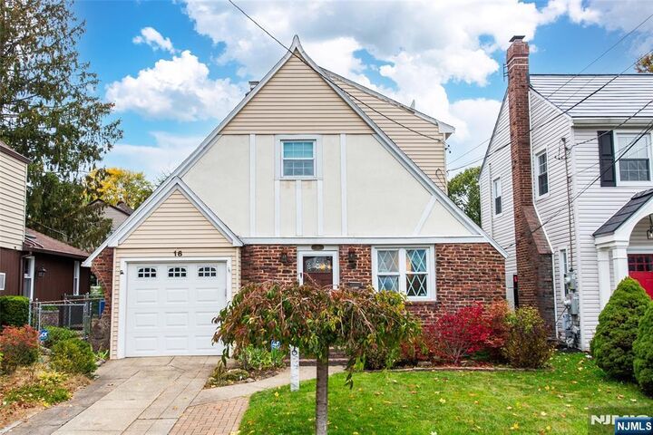 Property Photo:  16 Sussex Road  NJ 07012